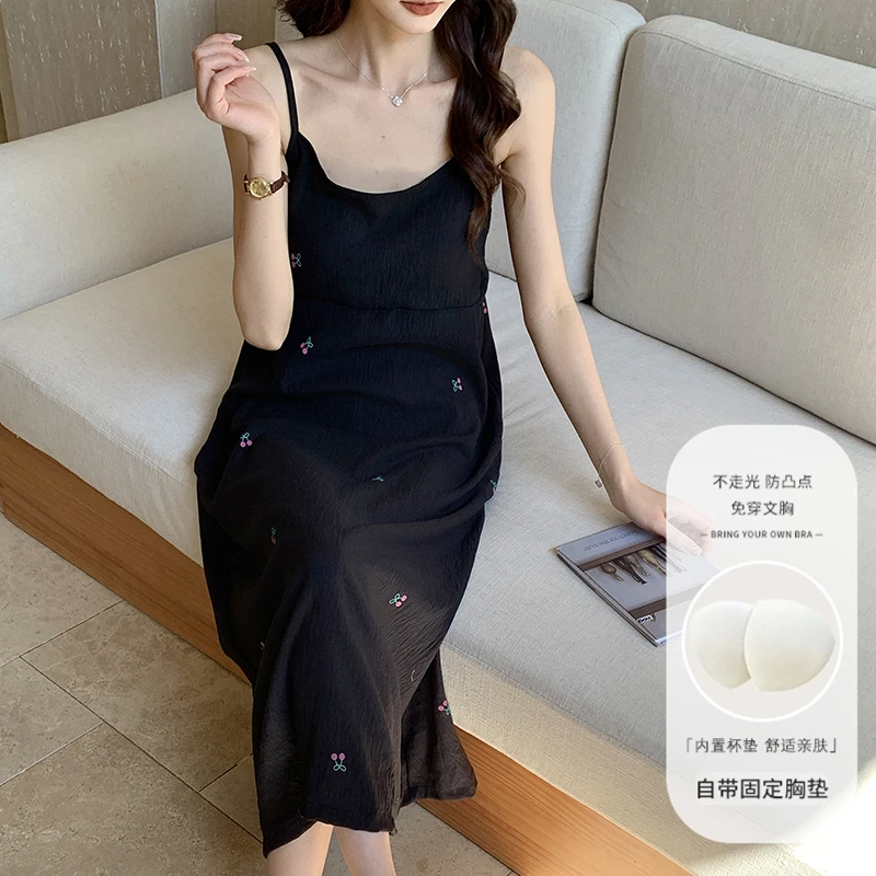 欧颖慕法式少女睡裙吊带带胸垫2025年夏季新款显瘦裙子可外穿睡衣