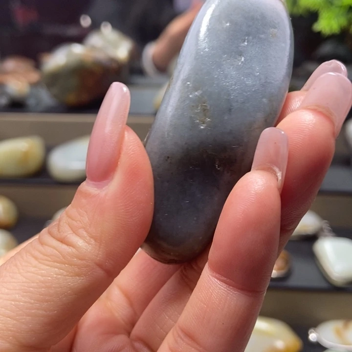 和田玉未镶嵌把件