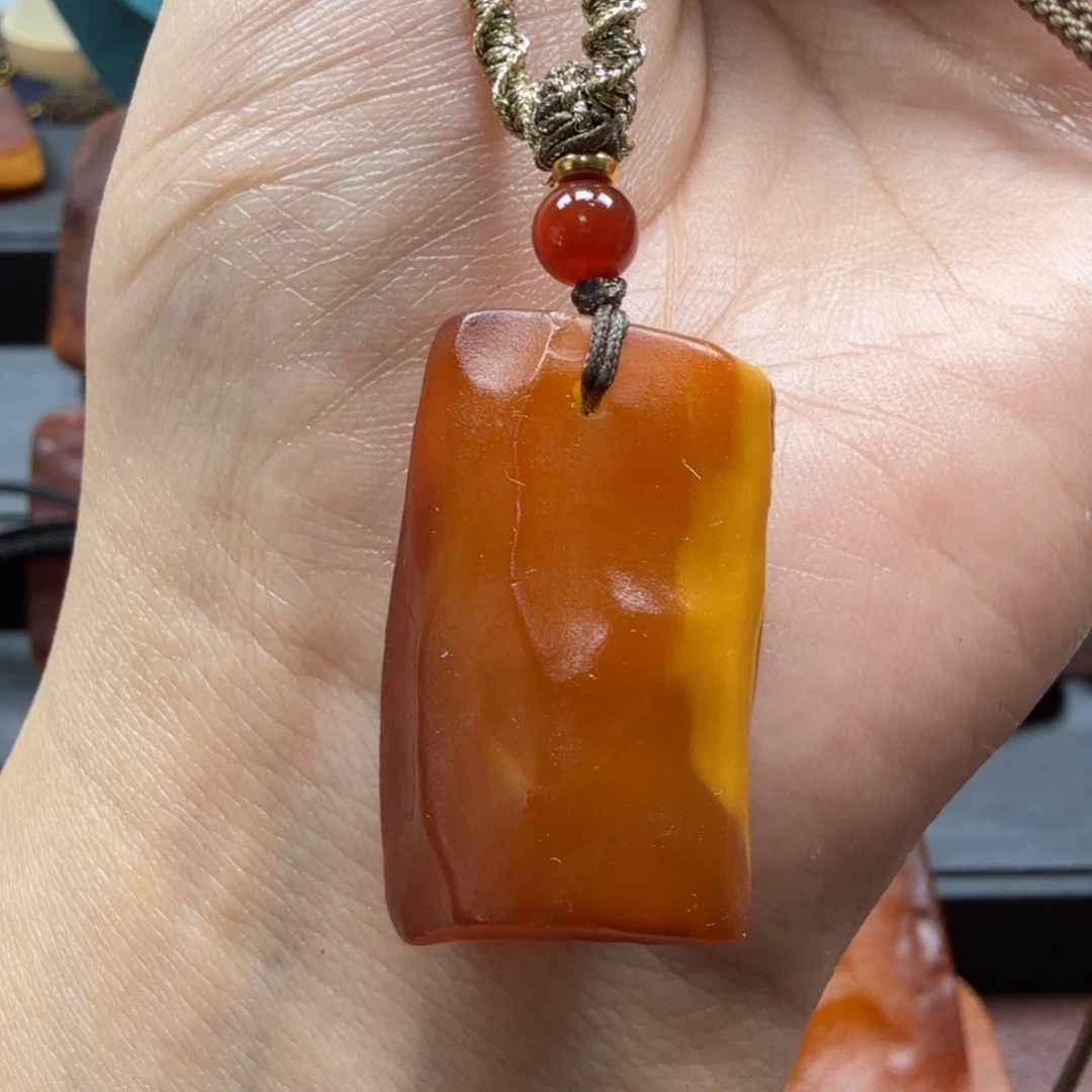 琥珀吊坠(赠链)未镶嵌