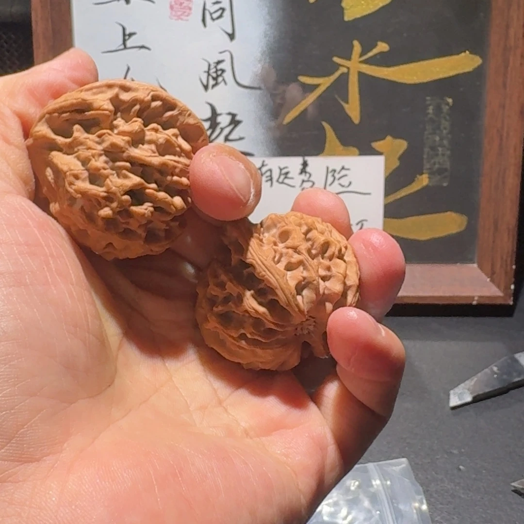 文玩核桃吊坠龙门涧