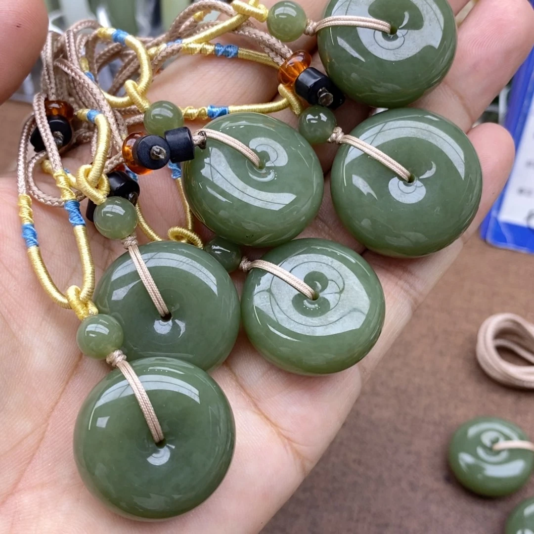 和田玉未镶嵌吊坠(不含链)