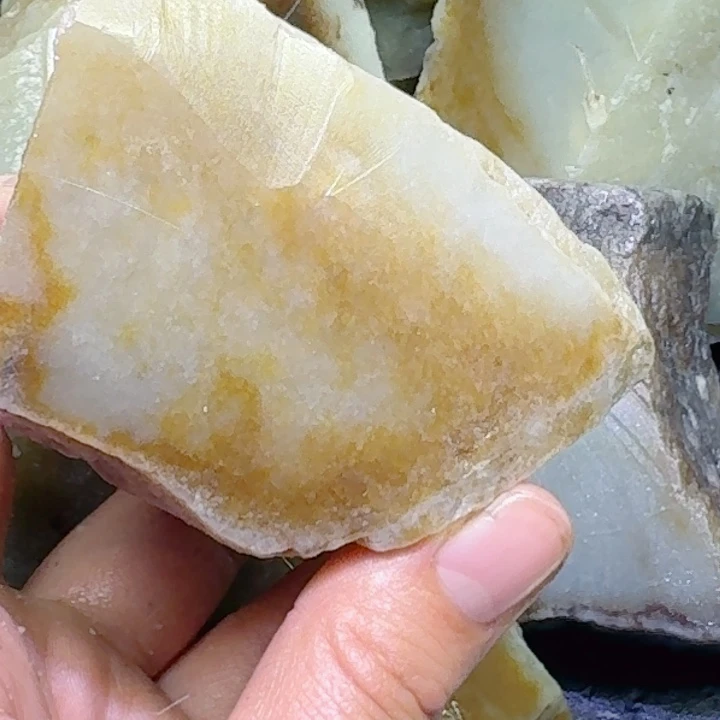 和田玉未镶嵌珠宝半成品