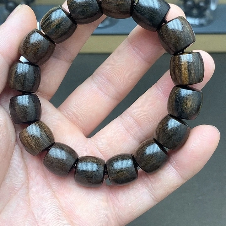 沉香沉香碎屑巴布亚贡木3