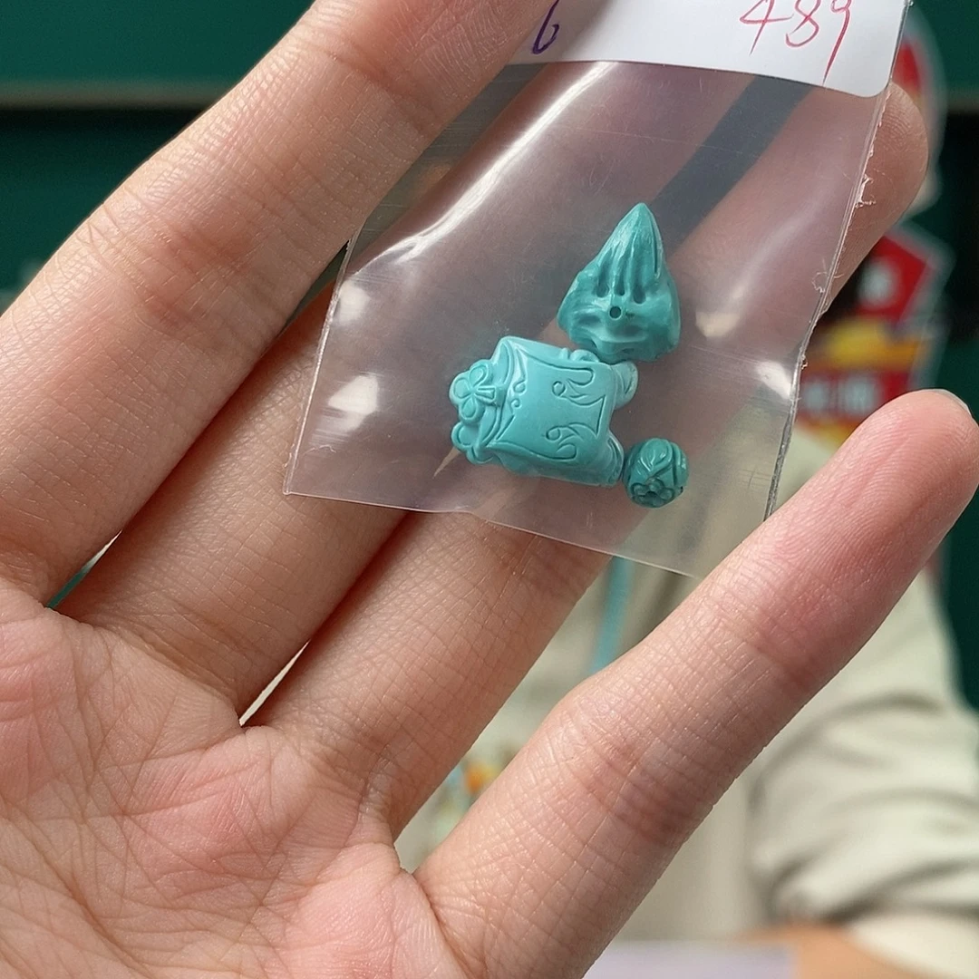 绿松石未镶嵌珠宝奇石