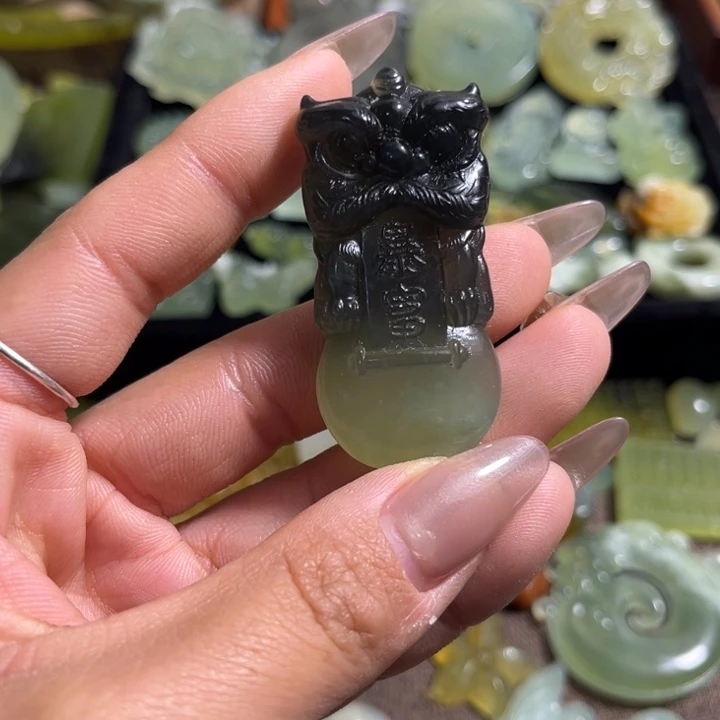 蛇纹石玉合金颈饰