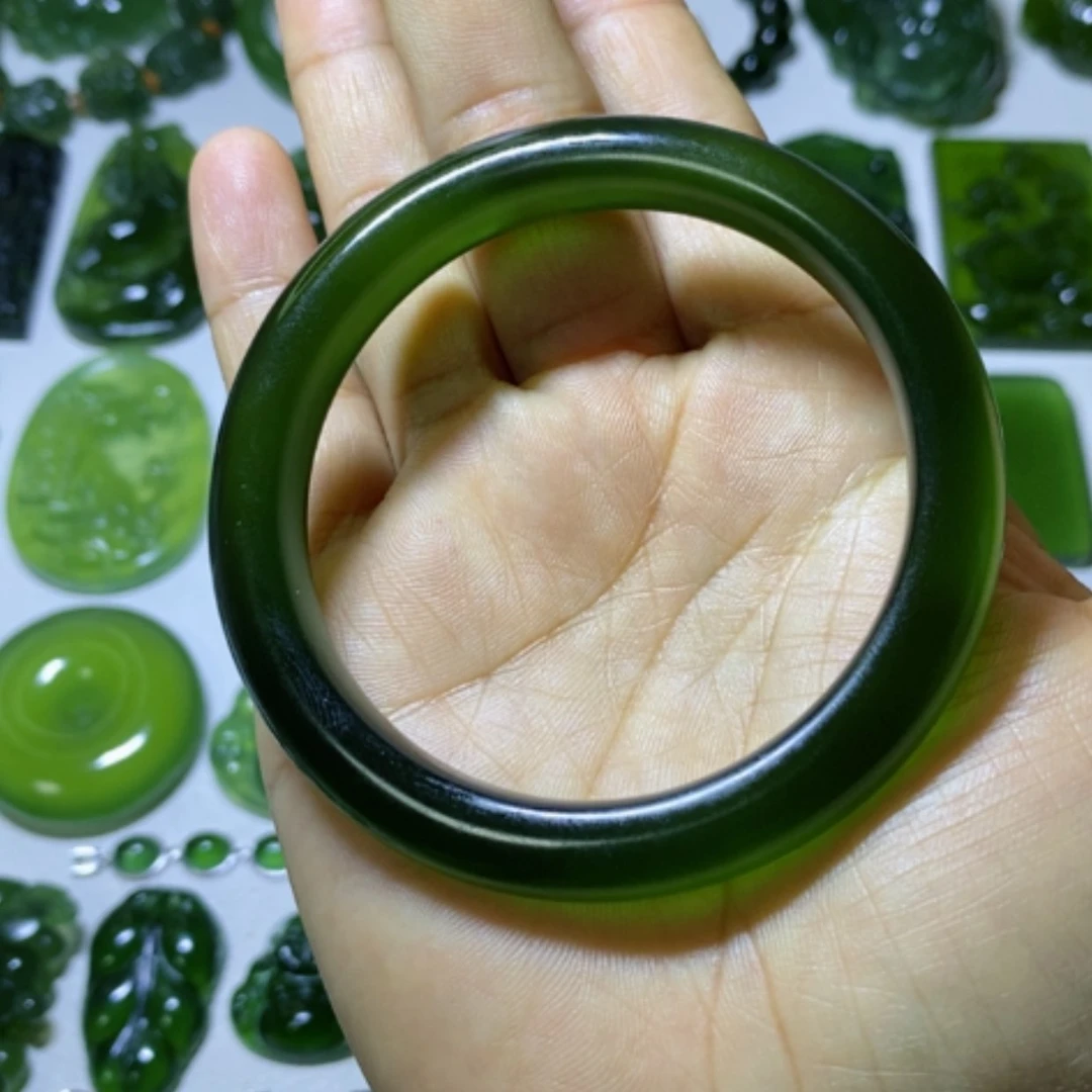 【闪购商品】未镶嵌蛇纹石玉手镯苏*