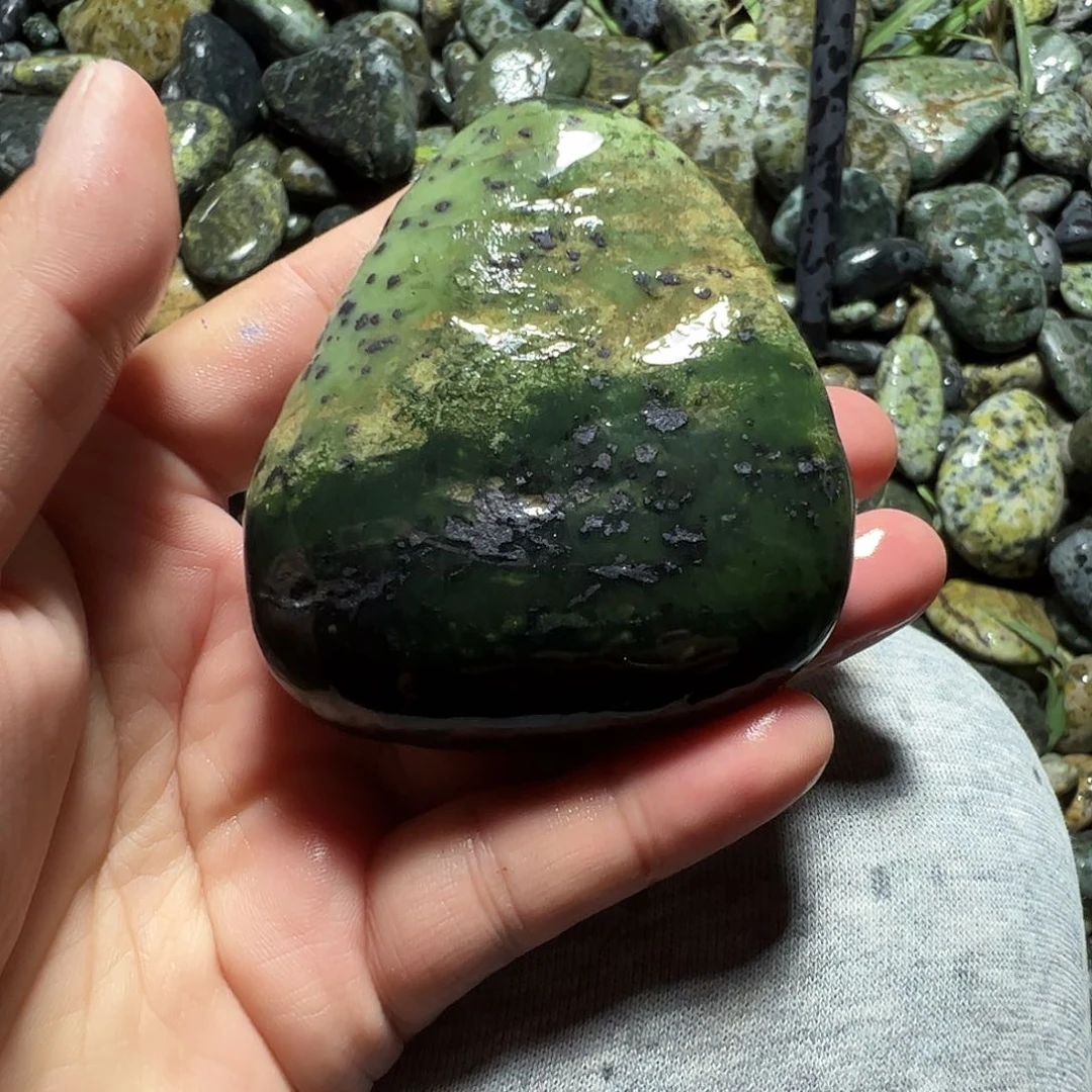 蛇纹石玉未镶嵌珠宝奇石诗**华