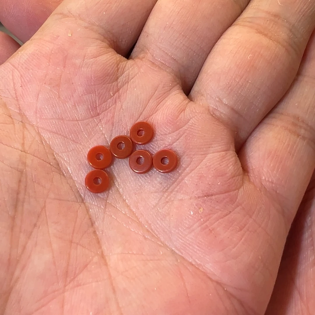 小***暑南红玛瑙未镶嵌珠宝奇石川料隔片5+mm