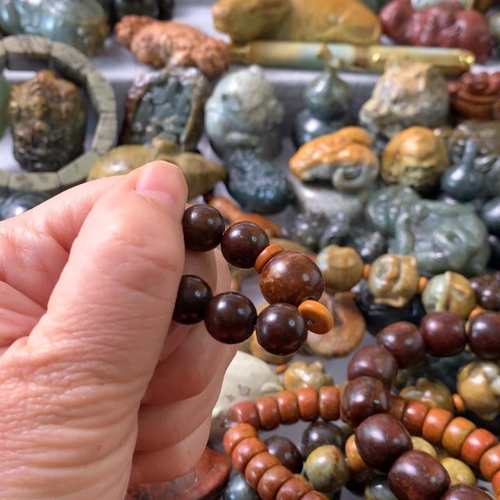 未镶嵌岫岩河磨玉（透闪石质玉）把件萌*雯