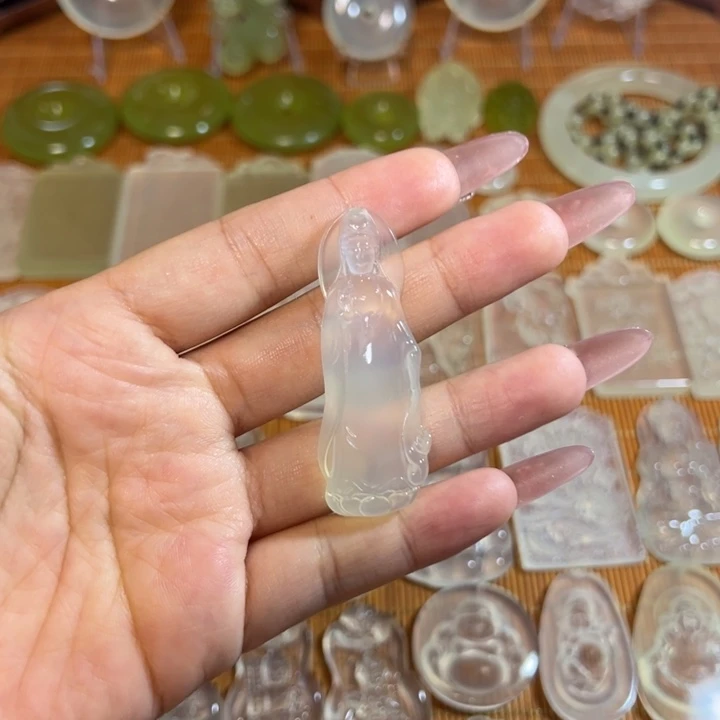 未镶嵌蛇纹石玉岫玉白冰挂件站观音