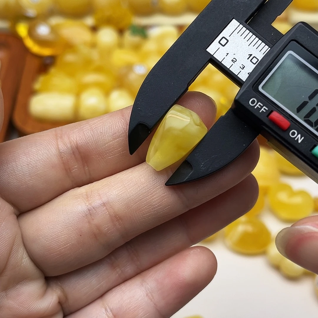 蜜蜡未镶嵌裸石天然