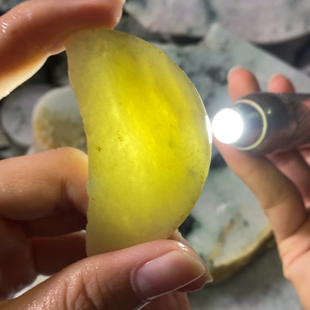 颈饰未镶嵌翡翠天然