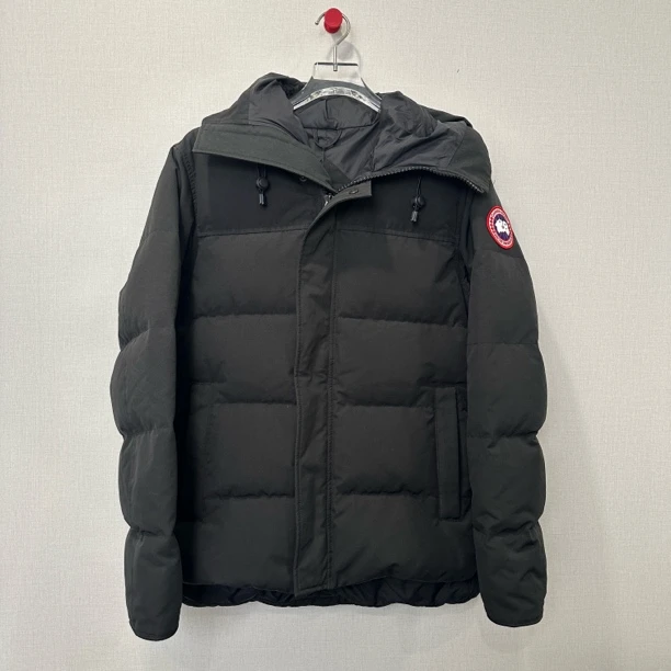99新 CANADA GOOSE 羽绒服 尺码：M 11590
