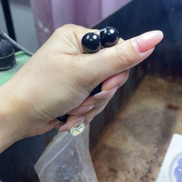 迎***里定制翡翠未镶嵌边角料