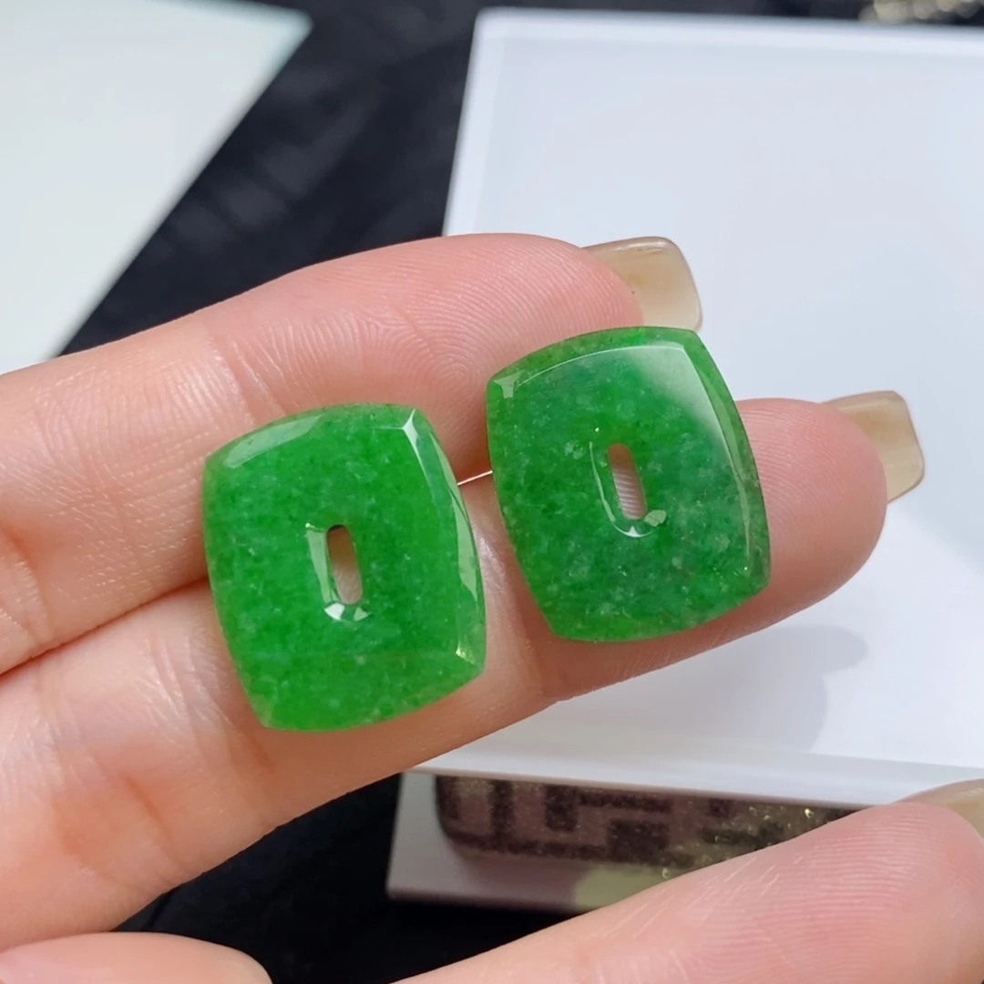 翡翠未镶嵌耳饰方糖