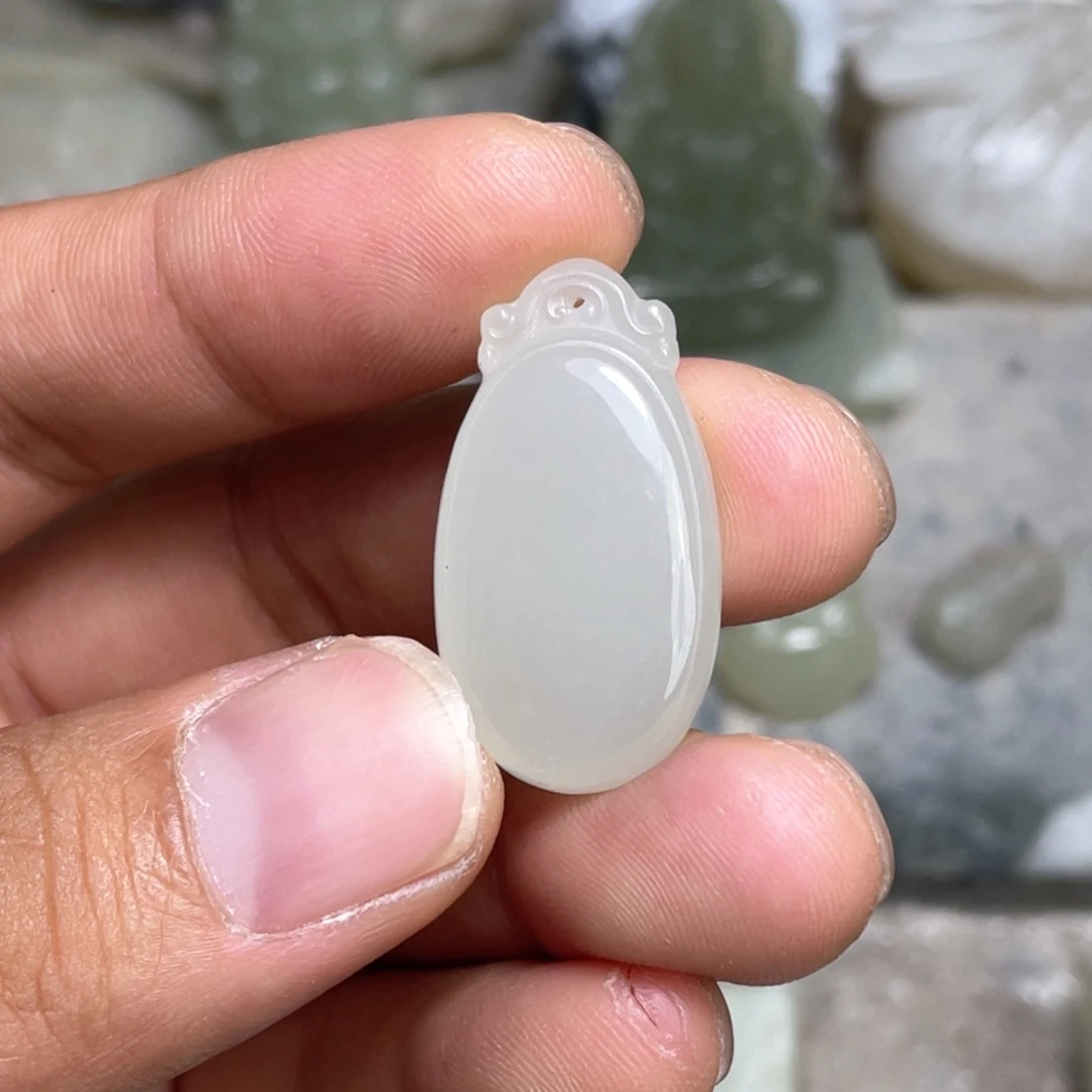 颈饰未镶嵌和田玉