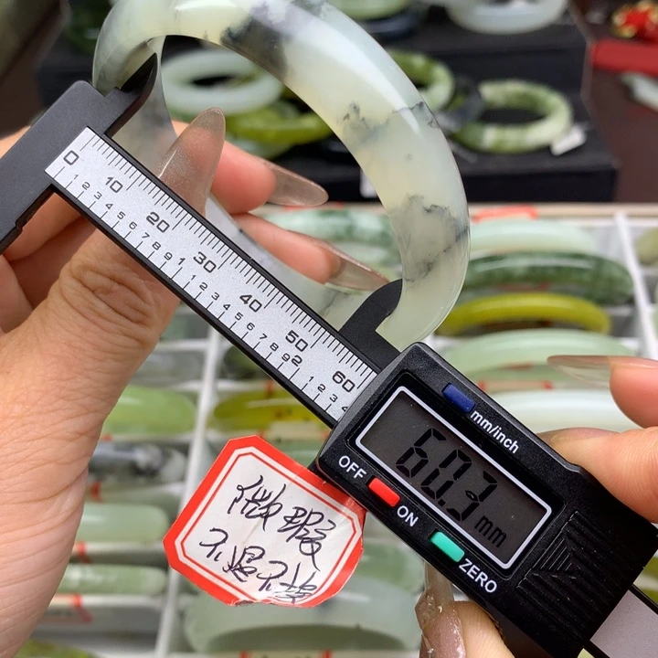 蛇纹石玉未镶嵌手镯1002