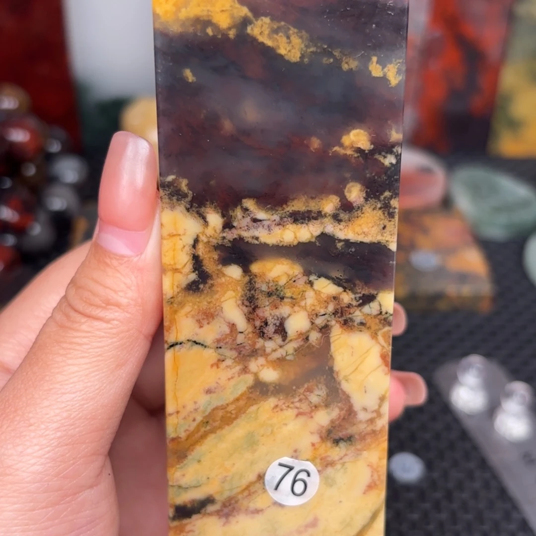 石材桂林鸡血摆件意境链接，编号：76