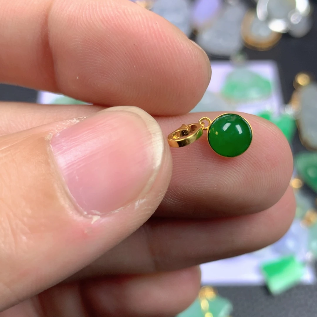 【闪购商品】翡翠18K金镶嵌颈饰煤***猫翡翠