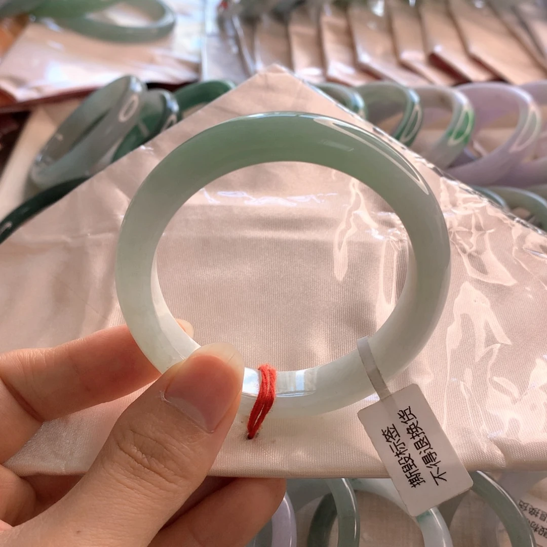 翡翠未镶嵌手镯半山水甜绿55.5