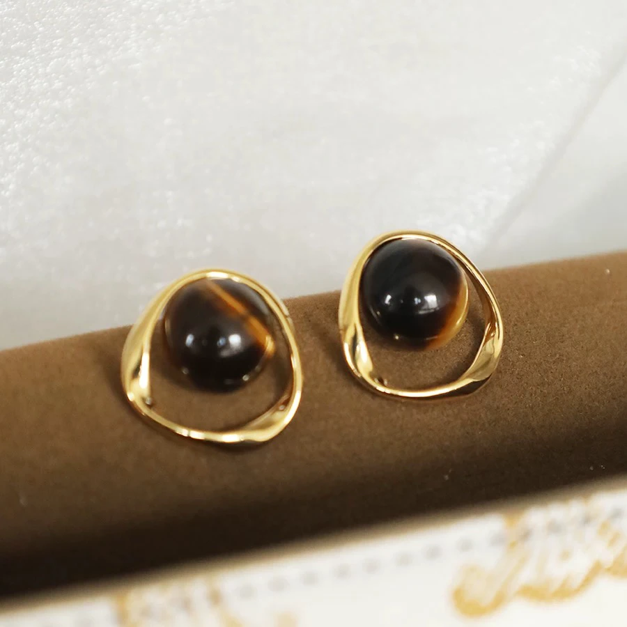 铜合金仿珍珠耳饰 法式小众珍珠款设计感小香风轻奢高级气质耳饰