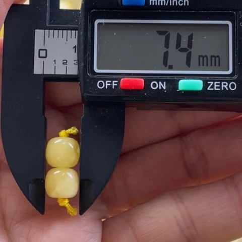 【闪购商品】未镶嵌蜜蜡裸石19杂