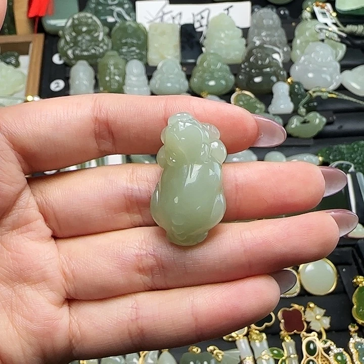 颈饰未镶嵌和田玉