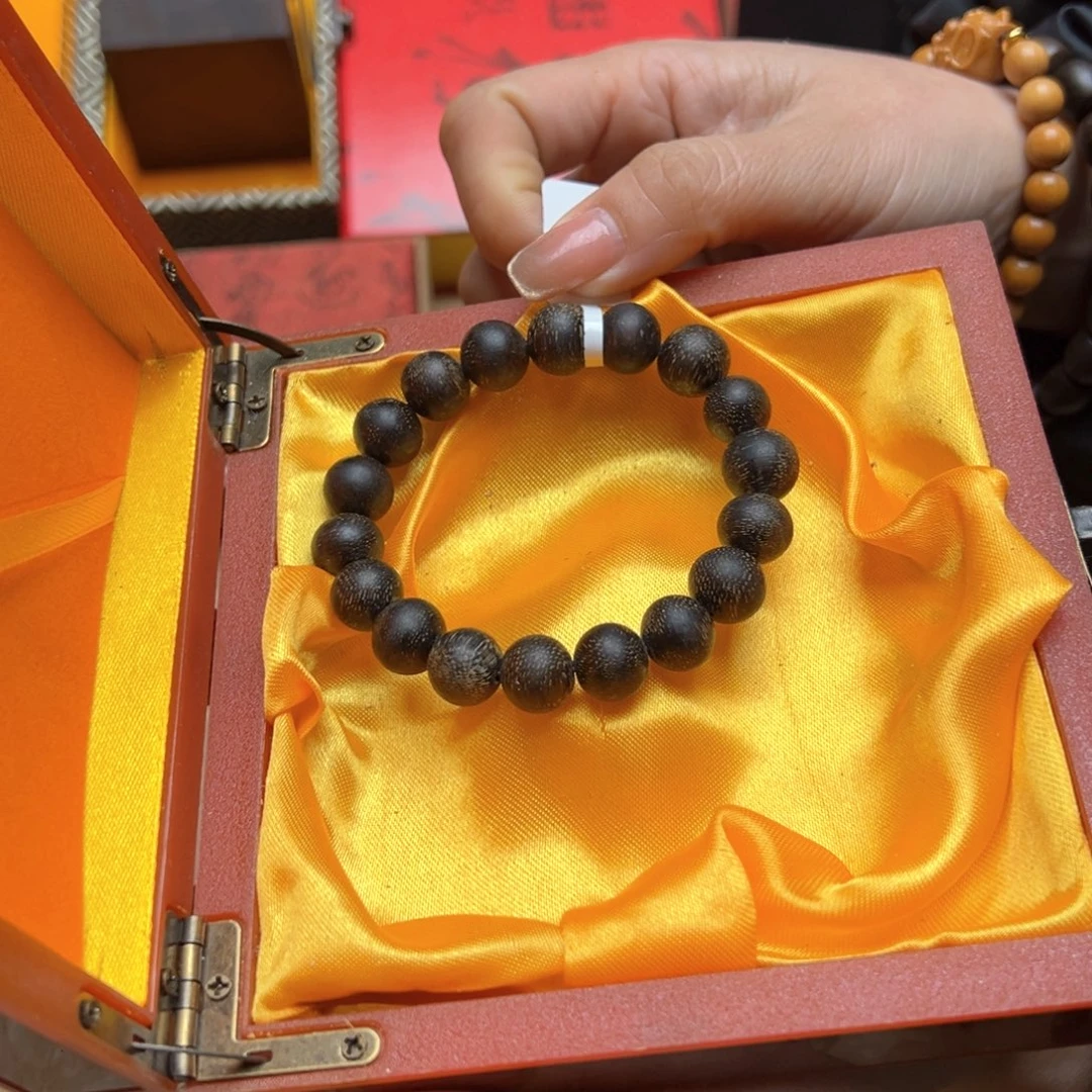 大叶紫檀（黑酸枝木类）