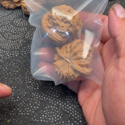 文玩核桃把件三角白15