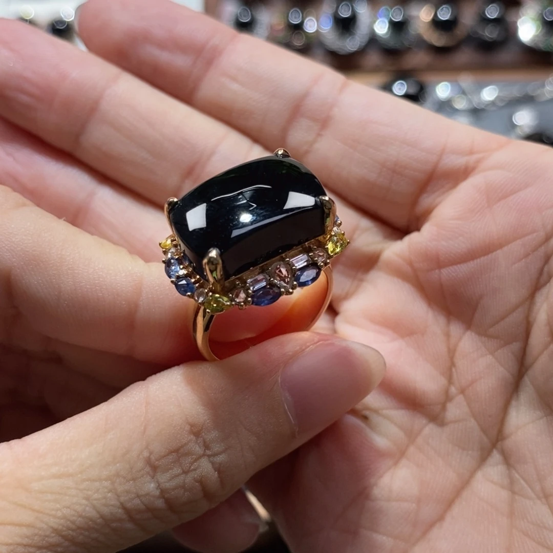 赵***霖翡翠18K金镶嵌戒指