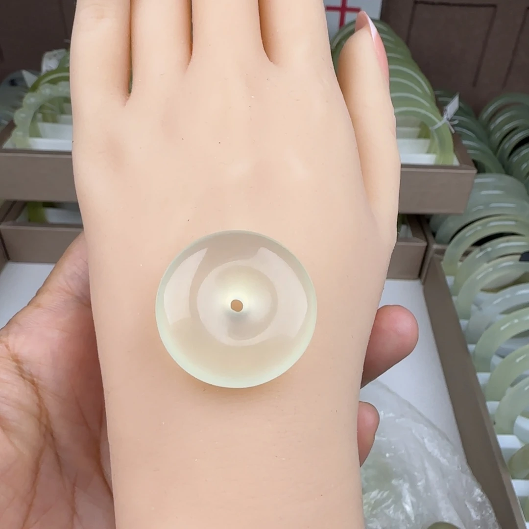 圣***树蛇纹石玉未镶嵌颈饰
