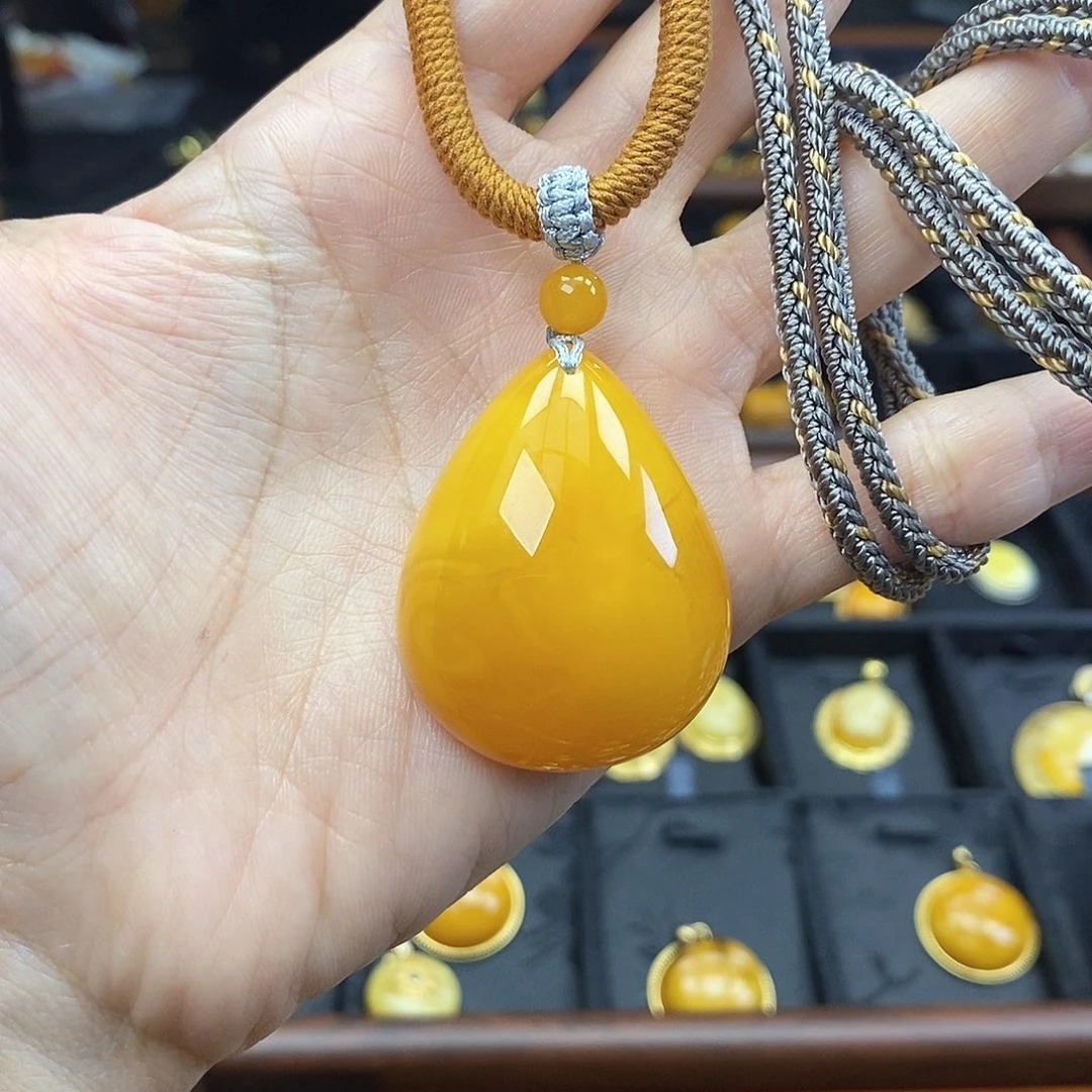 裸石琥珀未镶嵌成品