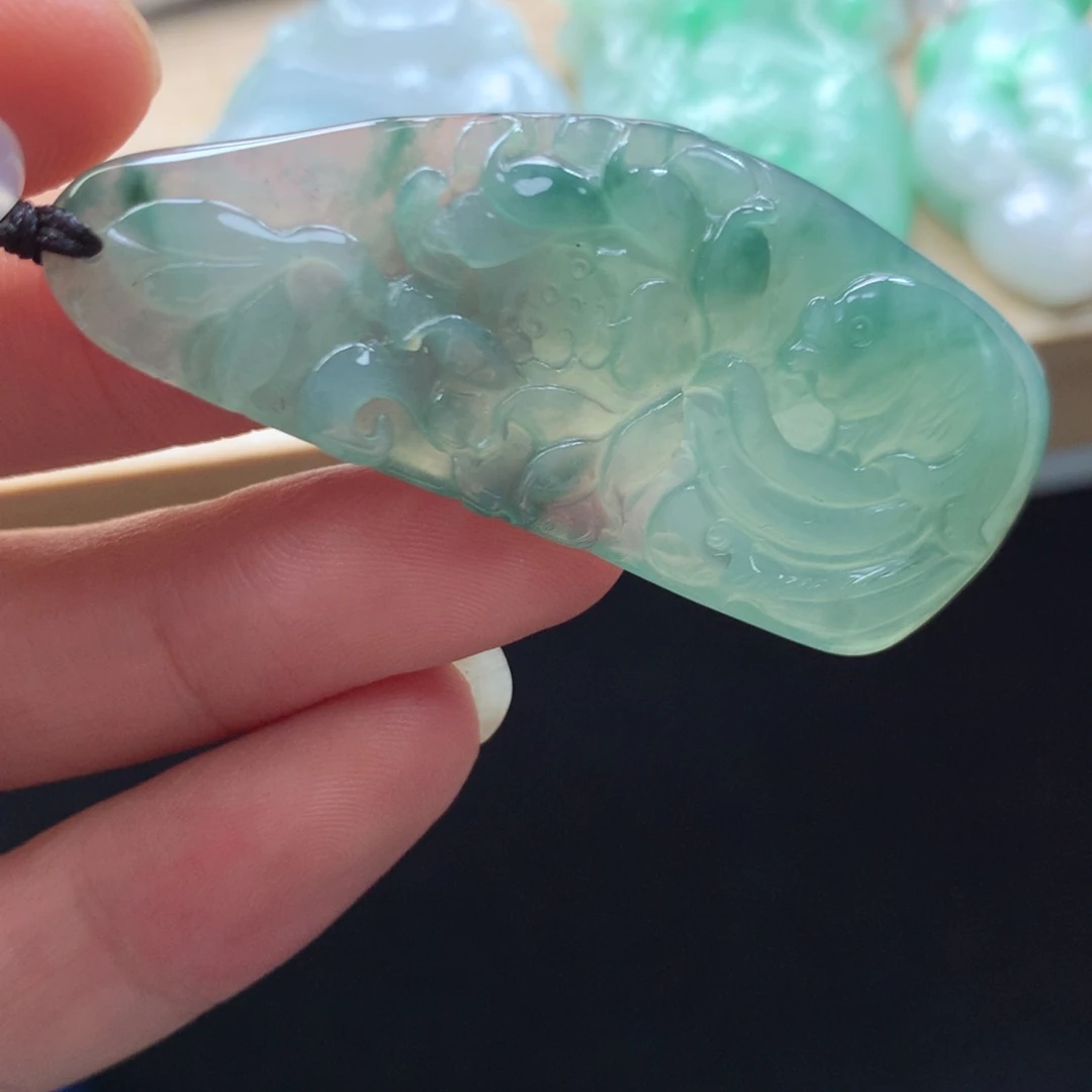 颈饰未镶嵌翡翠吊坠