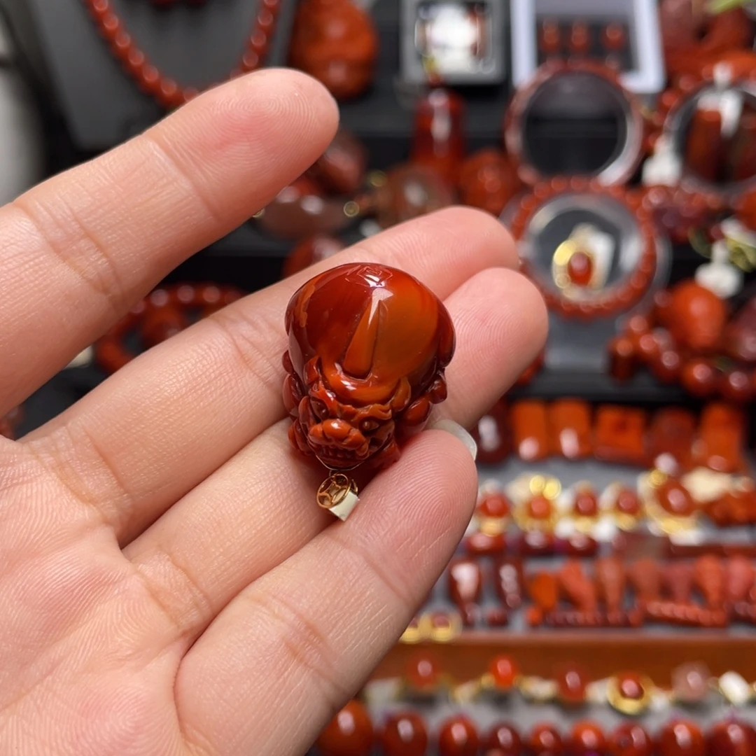 南红玛瑙18K金镶嵌招财貔貅