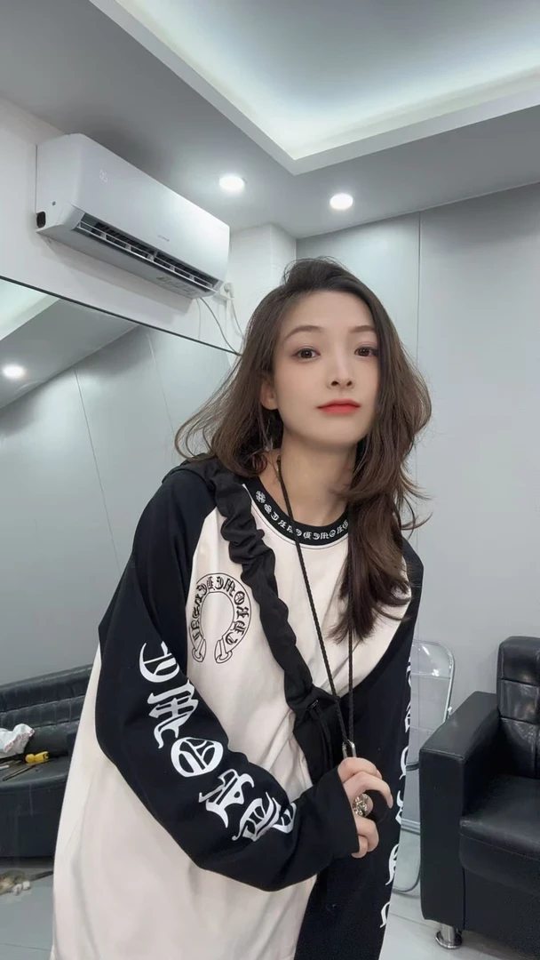 LLZ338透气见外包装中国风长袖上衣字母T恤百搭宽松长款撞色印花