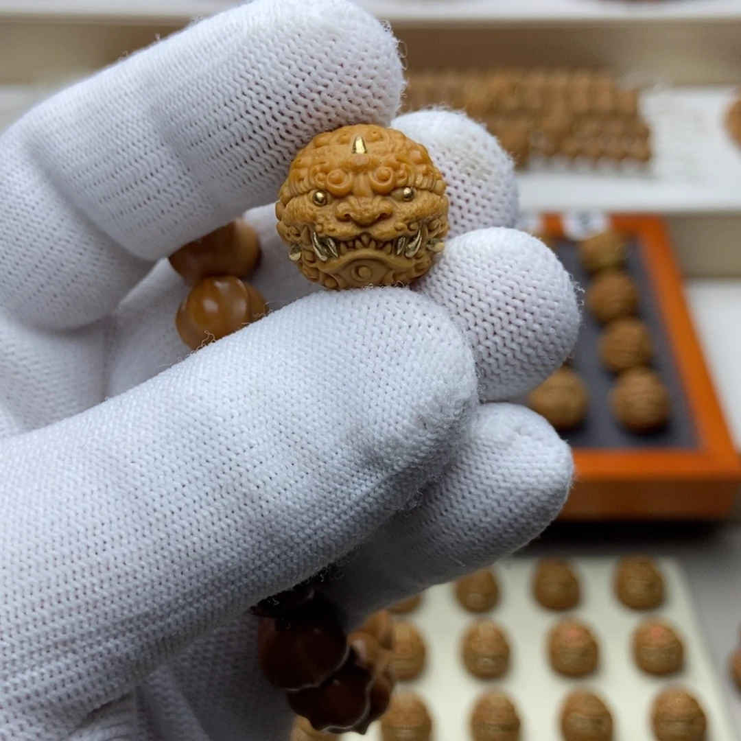 文玩核桃吊坠?****?猴头核桃唐狮双面镶嵌单颗