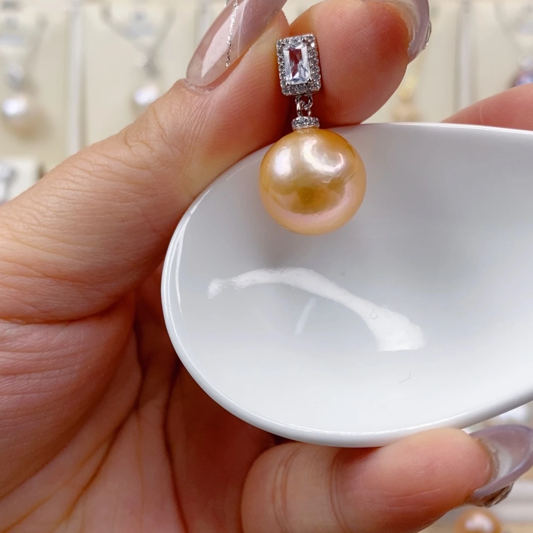 淡水珍珠吊坠(赠链)银S925镶嵌