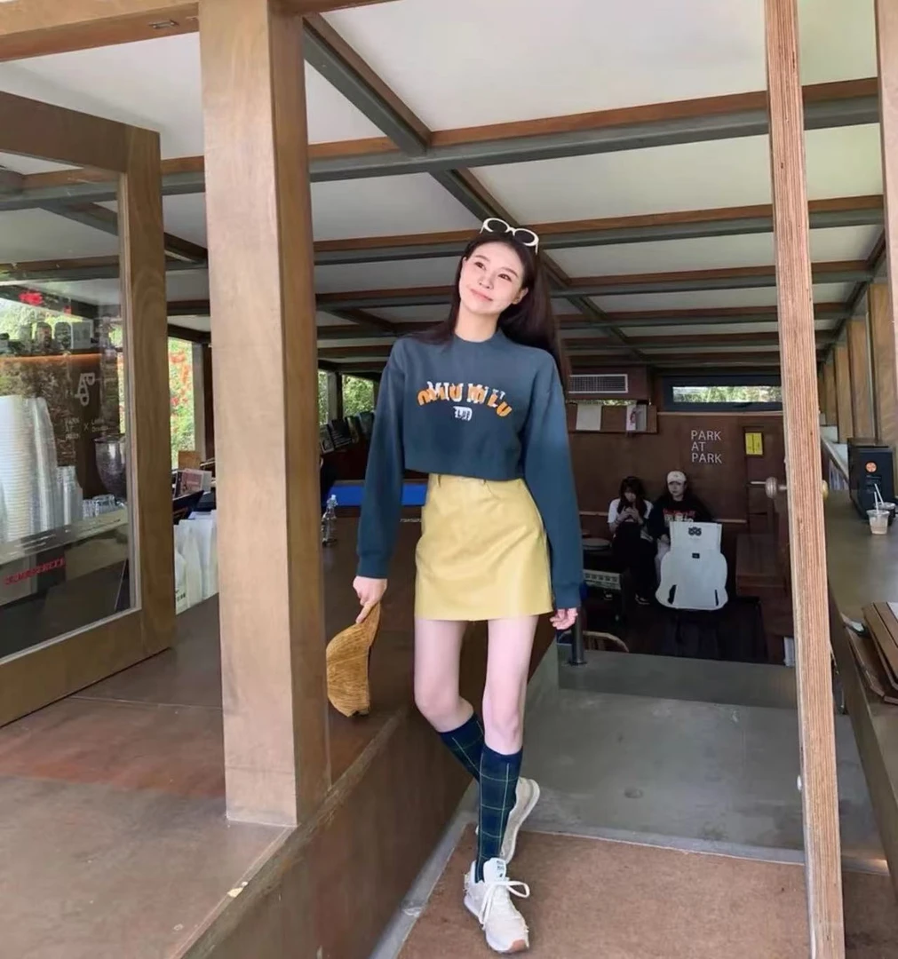 全新未使用 MIU MIU/缪缪 绿色做旧款字母logo短款短袖 s码