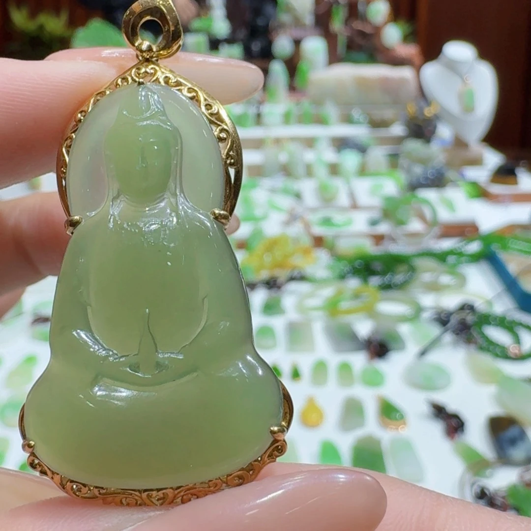 和田玉湖水绿高冰观音18K金镶嵌
