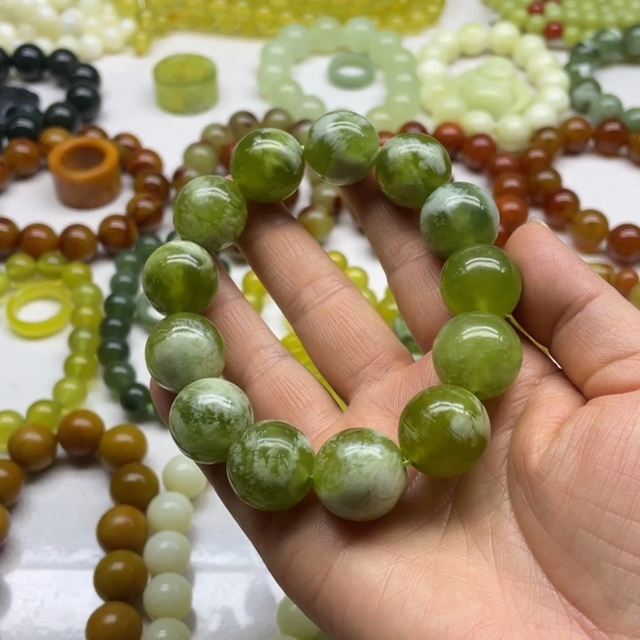 蛇纹石玉手串未镶嵌如*猫