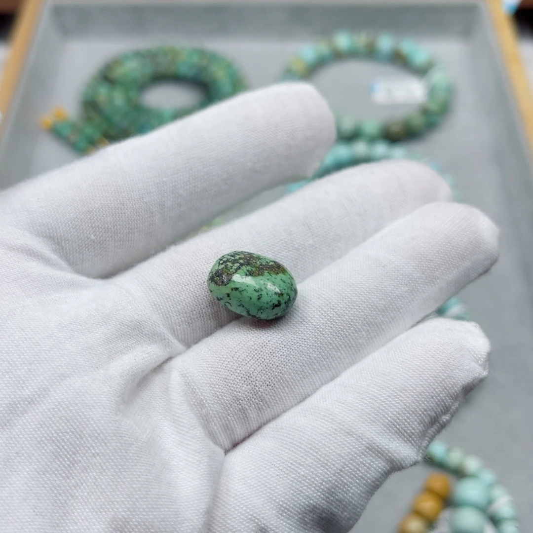 绿松石未镶嵌挂件