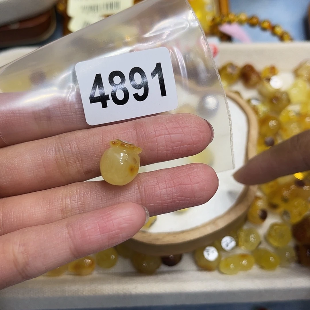 琥珀未镶嵌珠宝奇石