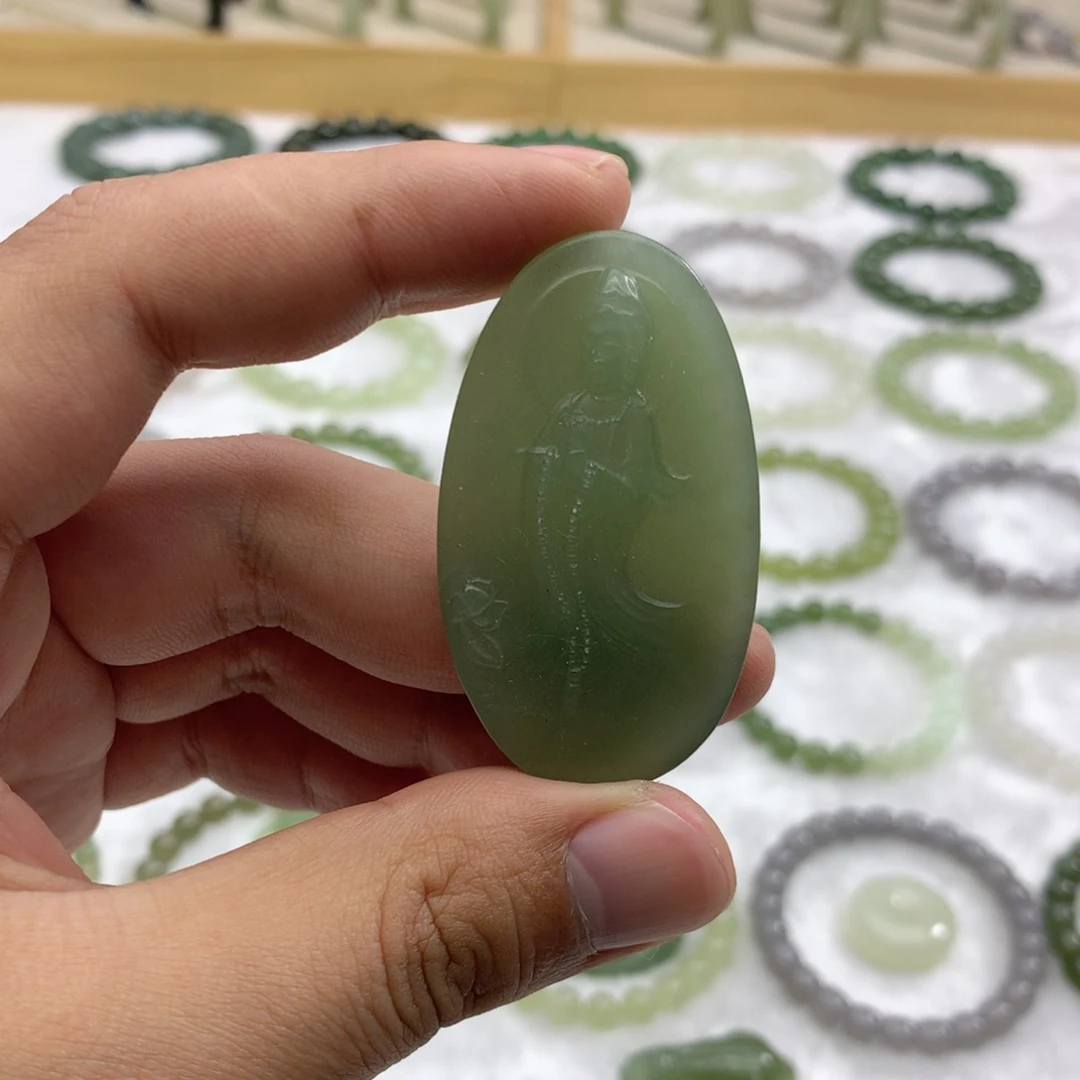 吊坠(赠链)未镶嵌和田玉