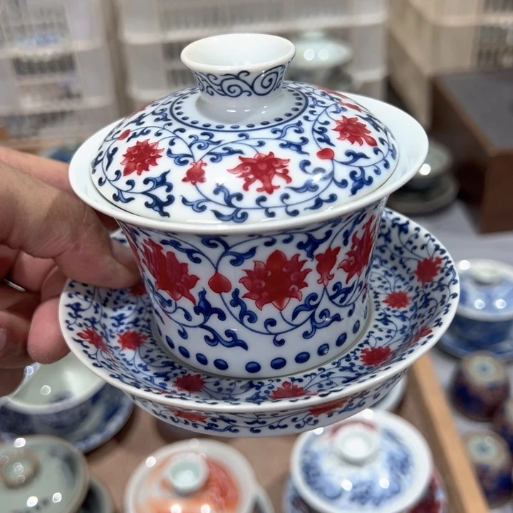 瓷片白青花釉里红缠枝莲马蹄盖碗