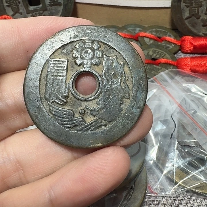 宇***敌铜现代工艺品花钱