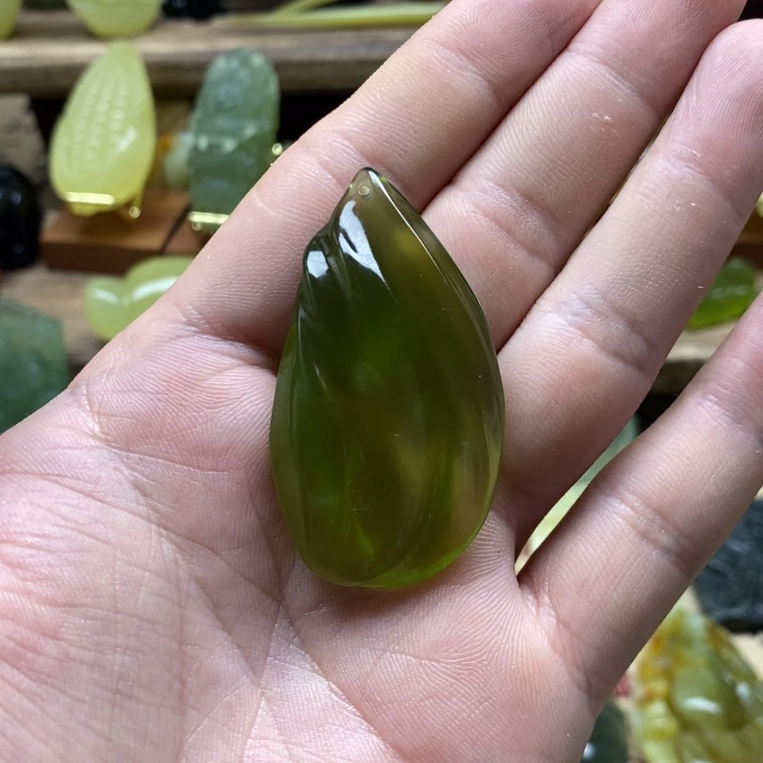 岫玉未镶嵌随形吊坠D*