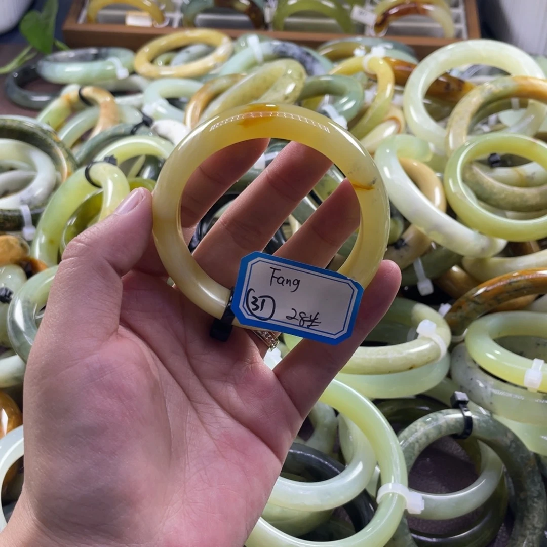 F***G蛇纹石玉未镶嵌手镯