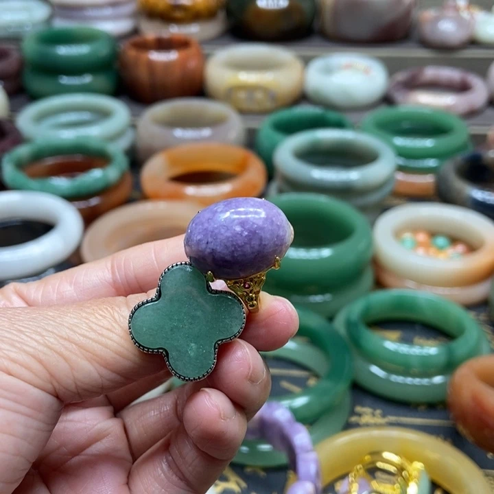 石英质玉手镯未镶嵌