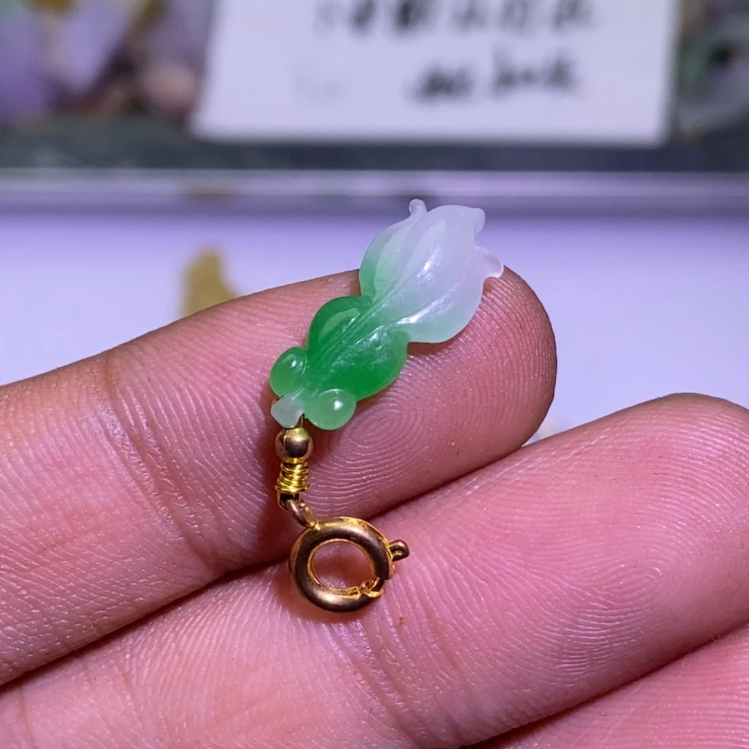 翡翠未镶嵌颈饰吊坠