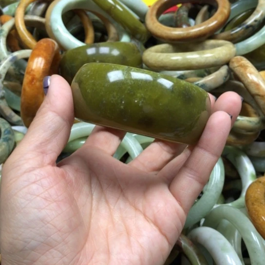未镶嵌蛇纹石玉手镯无*